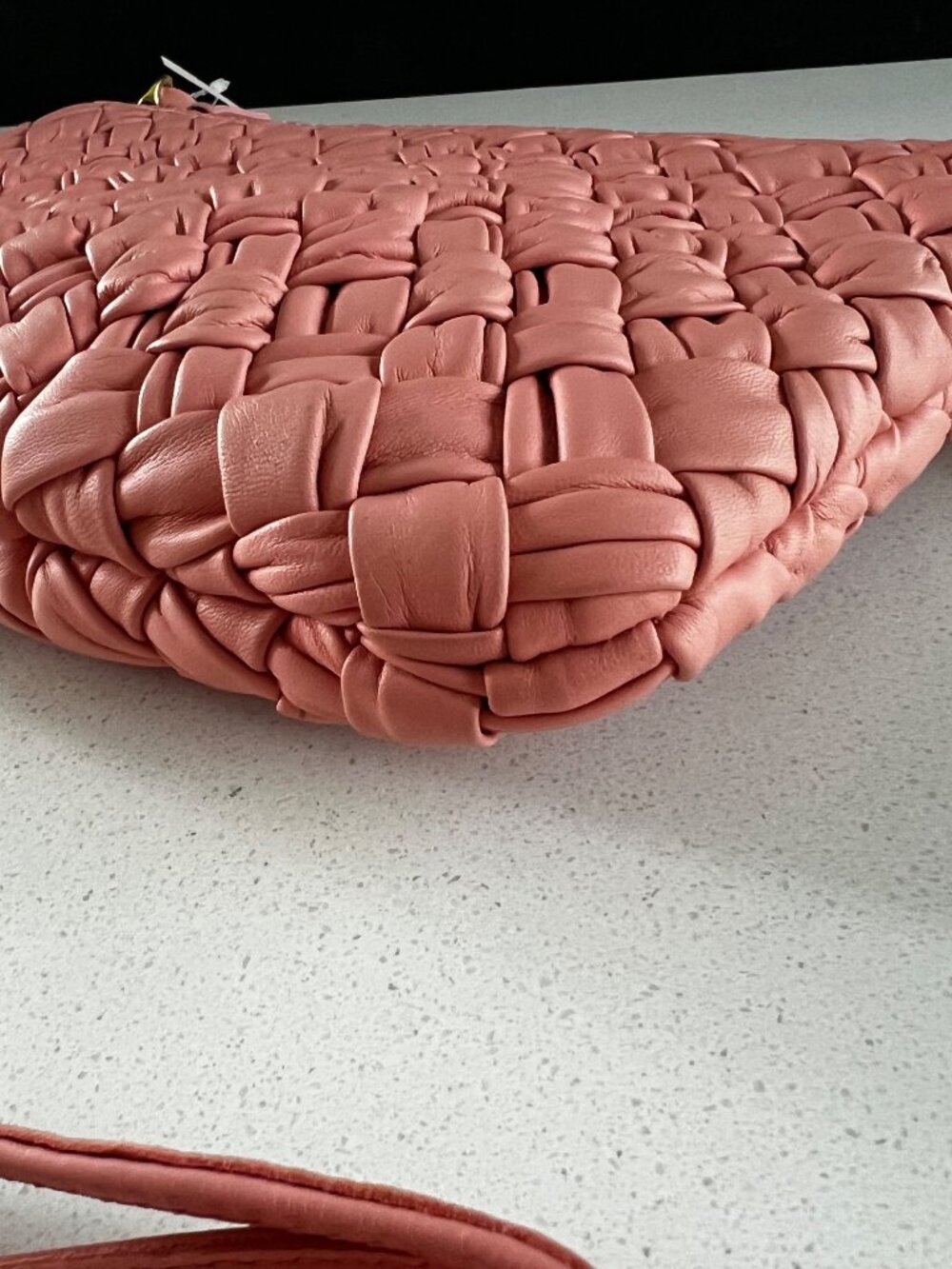 CLARE V. Petit Moyen Messenger Puffy Woven in Blush - Picture 5 of 11